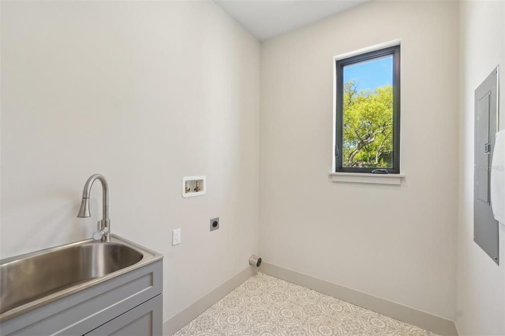 出租: $9,975 (4 贝兹, 4 浴室, 2850 平方英尺)