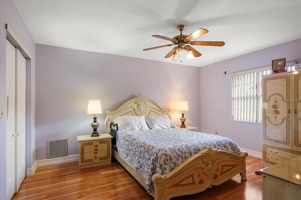 For Sale: $499,900 (3 beds, 2 baths, 1546 Square Feet)