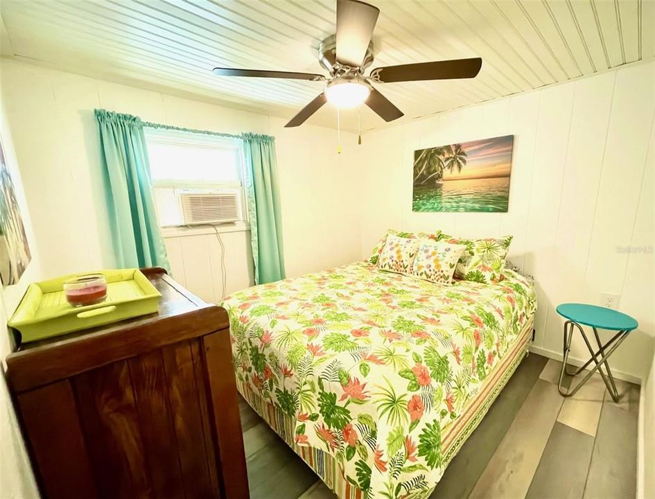 На продажу: $189,900 (2 спален, 1 ванн, 672 Квадратных фут)