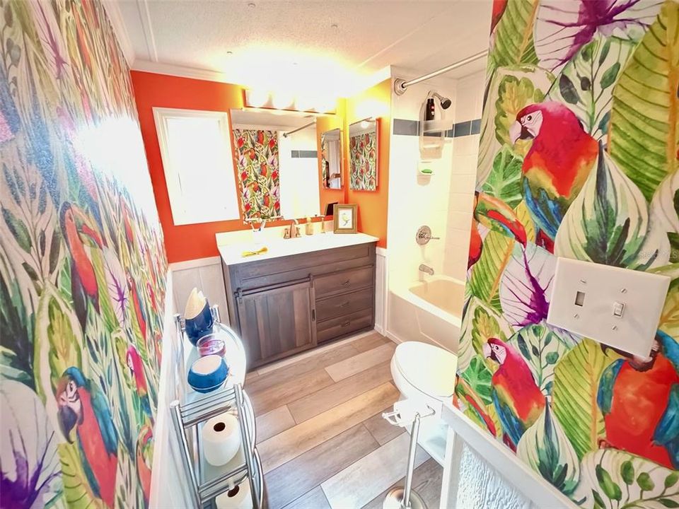 На продажу: $189,900 (2 спален, 1 ванн, 672 Квадратных фут)