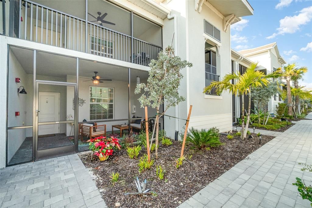 For Sale: $299,500 (2 beds, 2 baths, 1569 Square Feet)