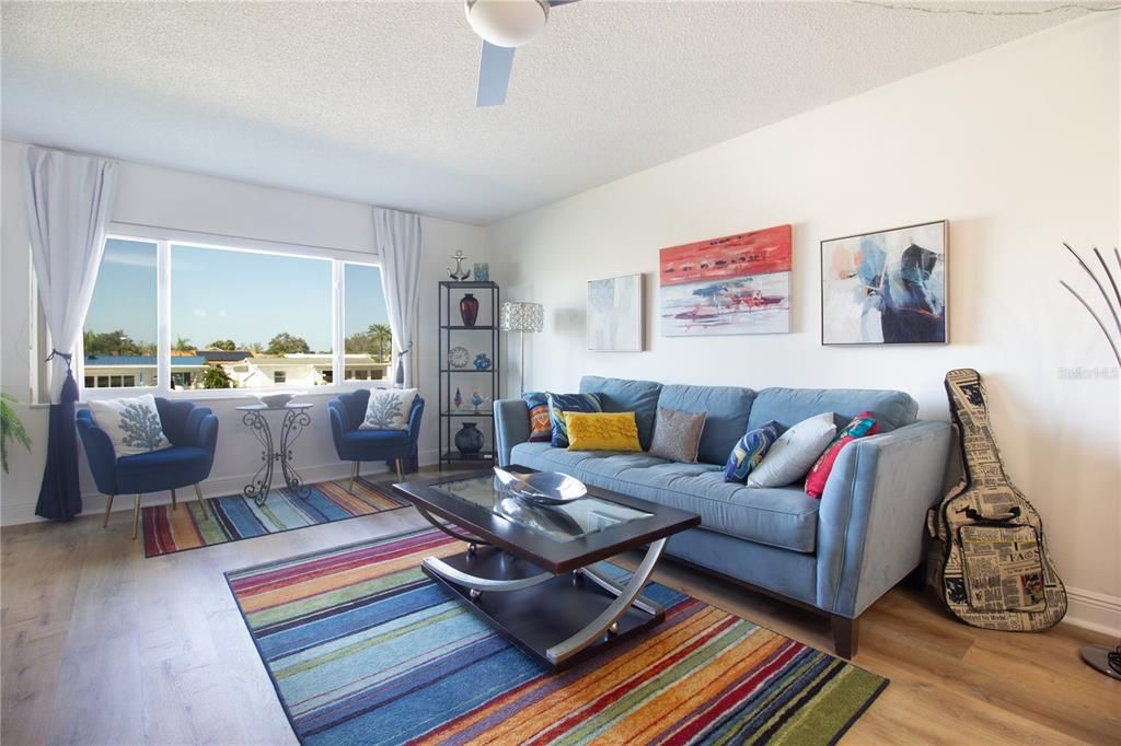 Active With Contract: $224,500 (2 beds, 2 baths, 1040 Square Feet)