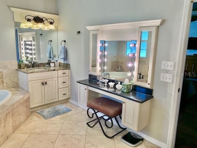 На продажу: $475,000 (4 спален, 3 ванн, 2490 Квадратных фут)