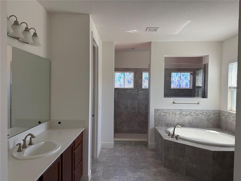 En Venta: $898,900 (5 camas, 5 baños, 5623 Pies cuadrados)