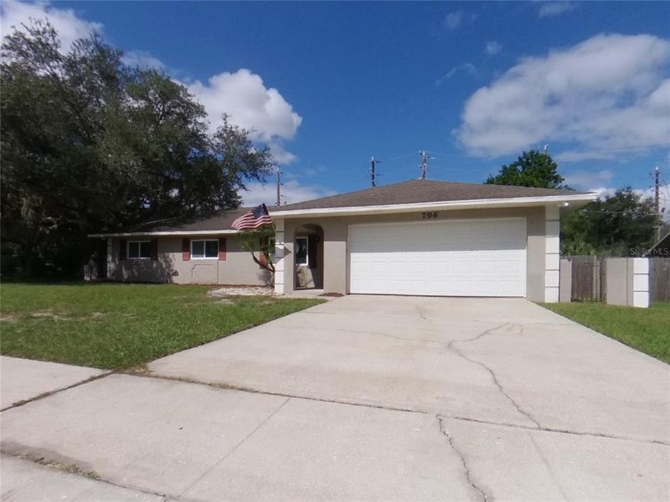 Recently Rented: $2,069 (3 beds, 2 baths, 1204 Square Feet)