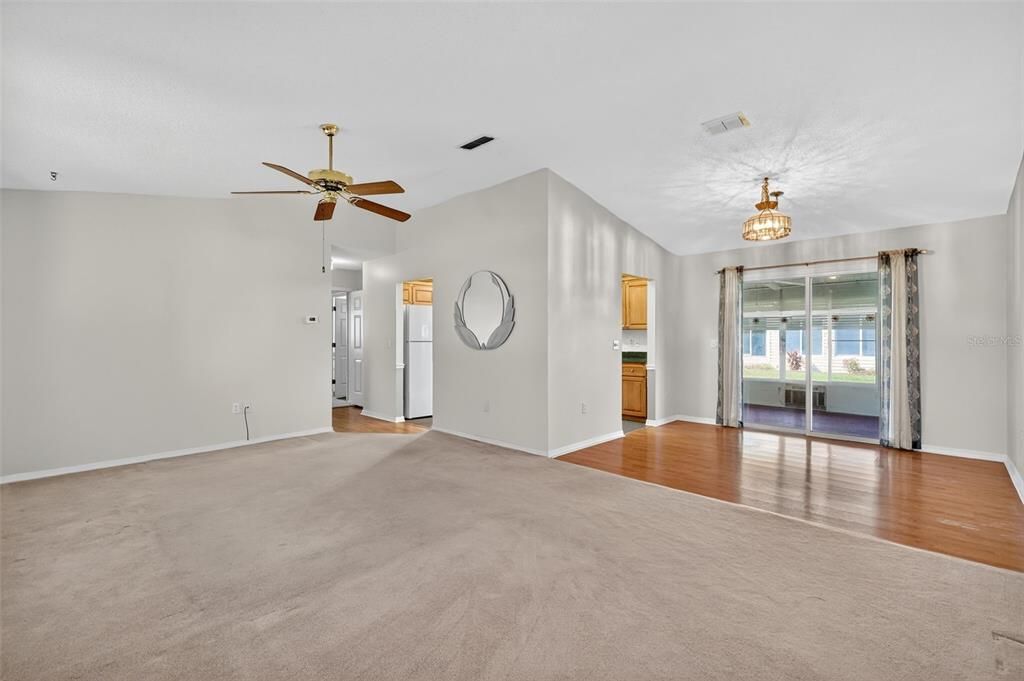 合同活跃: $230,000 (3 贝兹, 2 浴室, 1450 平方英尺)