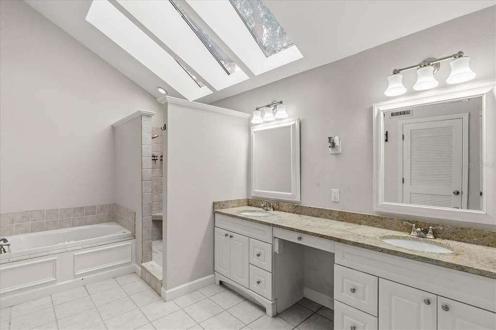 For Sale: $669,000 (4 beds, 2 baths, 2192 Square Feet)