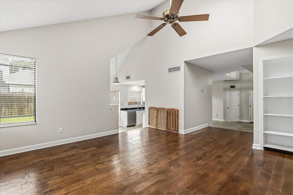 For Sale: $669,000 (4 beds, 2 baths, 2192 Square Feet)