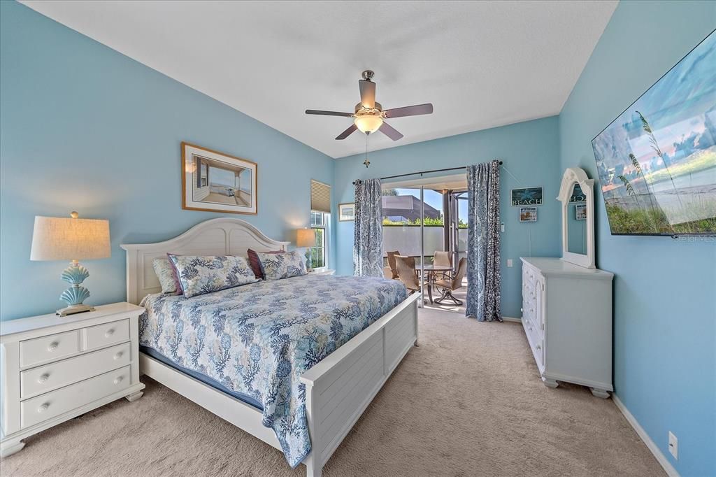 Под контрактом: $565,000 (3 спален, 2 ванн, 2356 Квадратных фут)