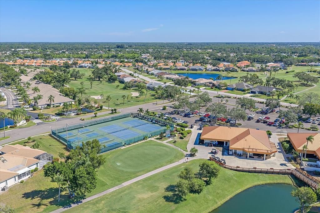 Под контрактом: $565,000 (3 спален, 2 ванн, 2356 Квадратных фут)