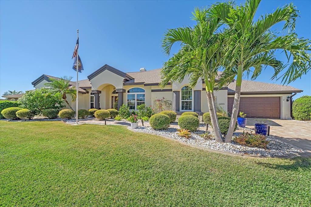 Под контрактом: $565,000 (3 спален, 2 ванн, 2356 Квадратных фут)