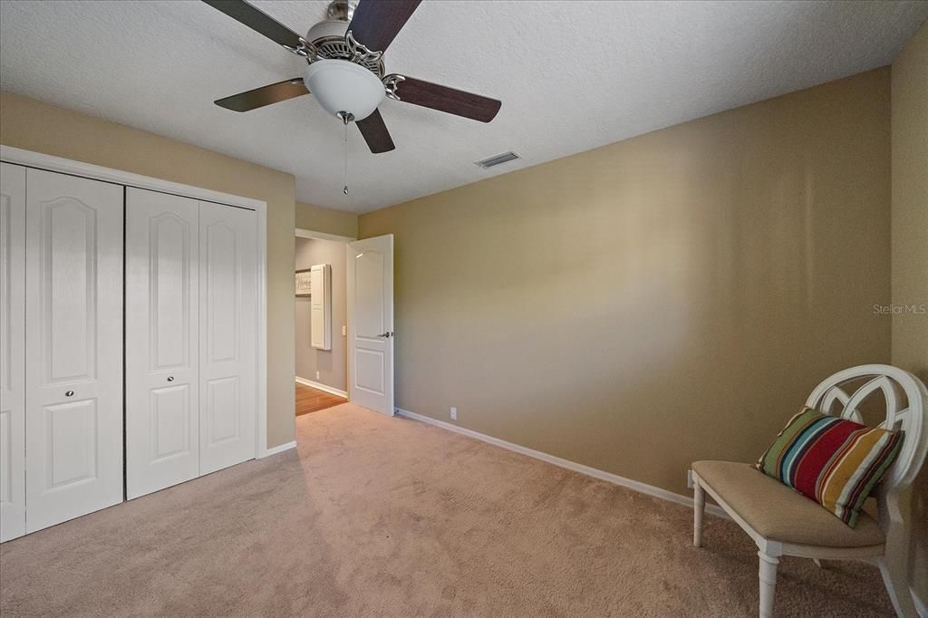 Под контрактом: $565,000 (3 спален, 2 ванн, 2356 Квадратных фут)