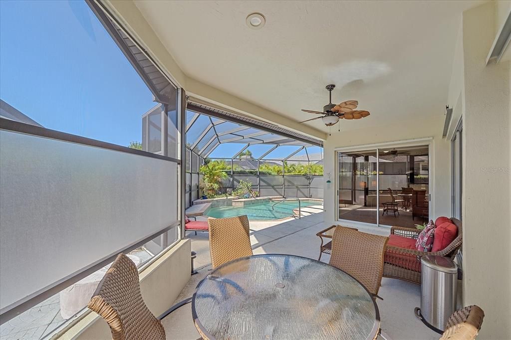 Под контрактом: $565,000 (3 спален, 2 ванн, 2356 Квадратных фут)