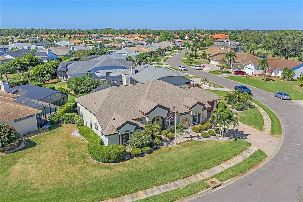 Под контрактом: $565,000 (3 спален, 2 ванн, 2356 Квадратных фут)