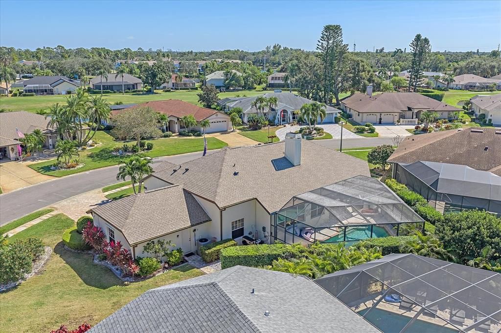 Под контрактом: $565,000 (3 спален, 2 ванн, 2356 Квадратных фут)