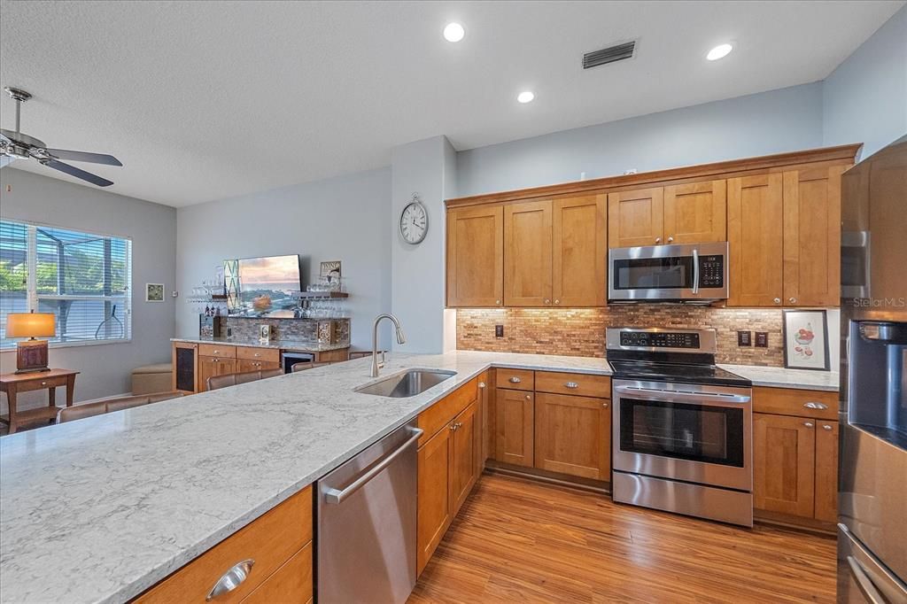 Под контрактом: $565,000 (3 спален, 2 ванн, 2356 Квадратных фут)