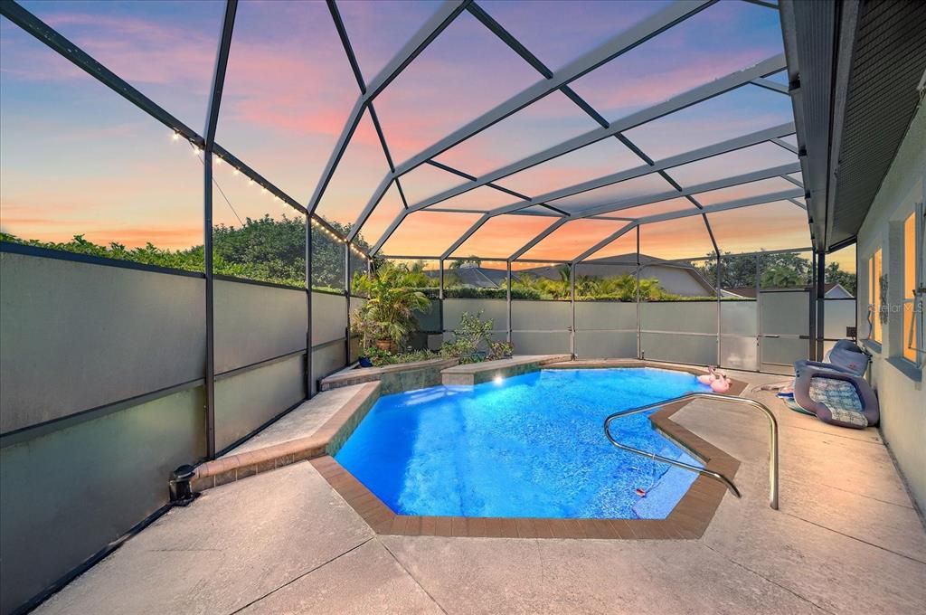 Под контрактом: $565,000 (3 спален, 2 ванн, 2356 Квадратных фут)