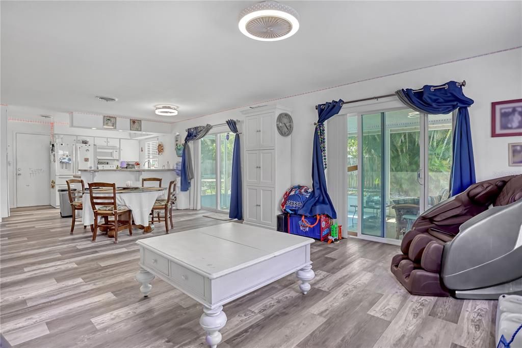 待售: $340,000 (3 贝兹, 2 浴室, 1244 平方英尺)