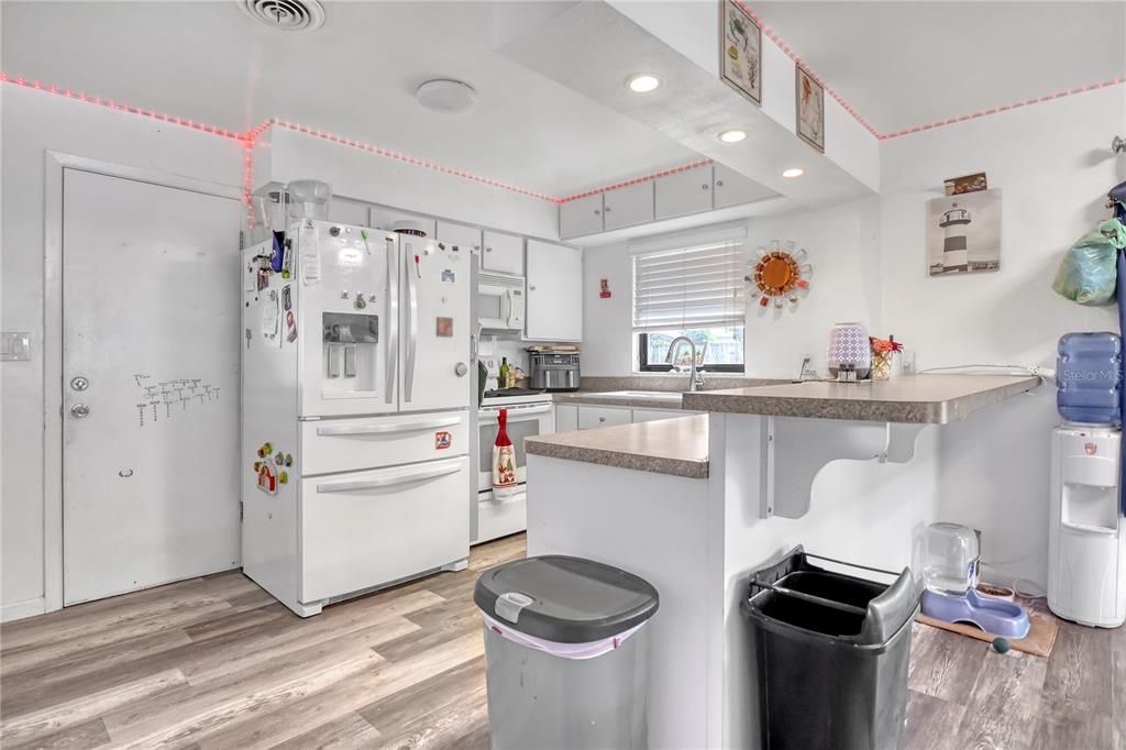 待售: $340,000 (3 贝兹, 2 浴室, 1244 平方英尺)