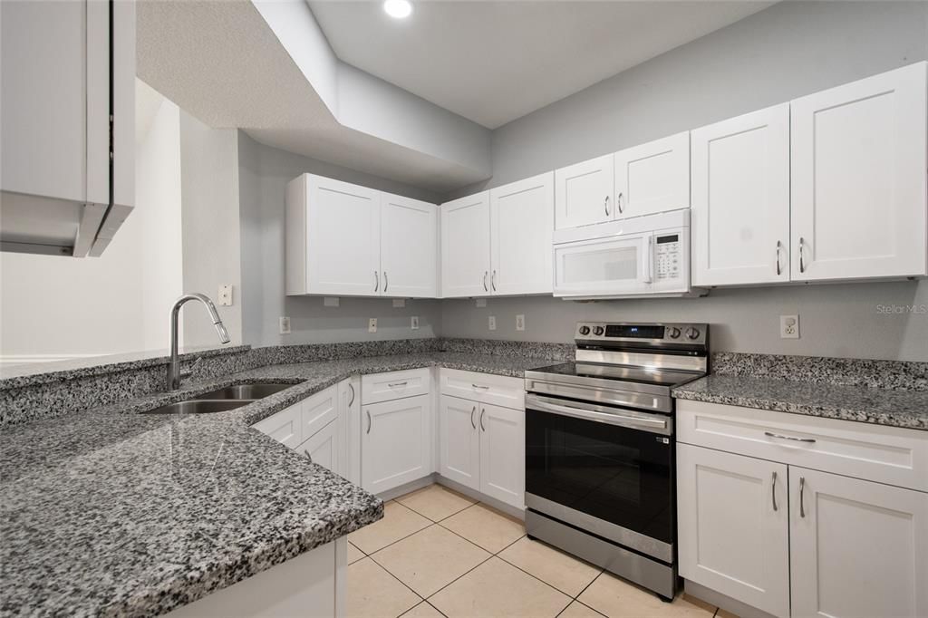 For Rent: $1,800 (2 beds, 2 baths, 1205 Square Feet)