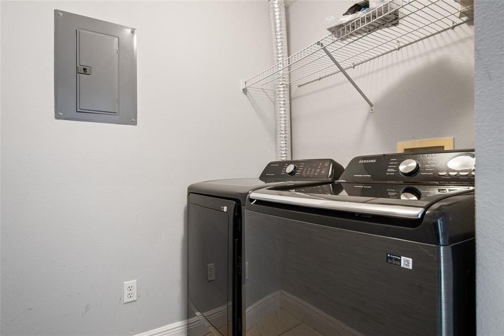 For Rent: $1,800 (2 beds, 2 baths, 1205 Square Feet)