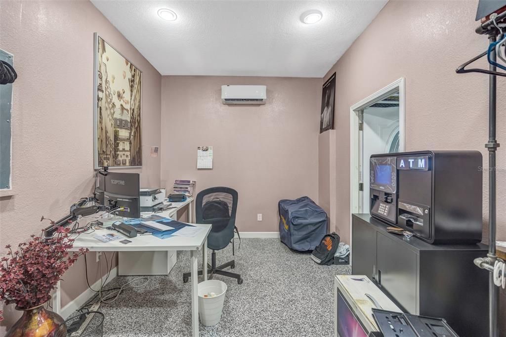 Active With Contract: $395,000 (4 beds, 2 baths, 2093 Square Feet)