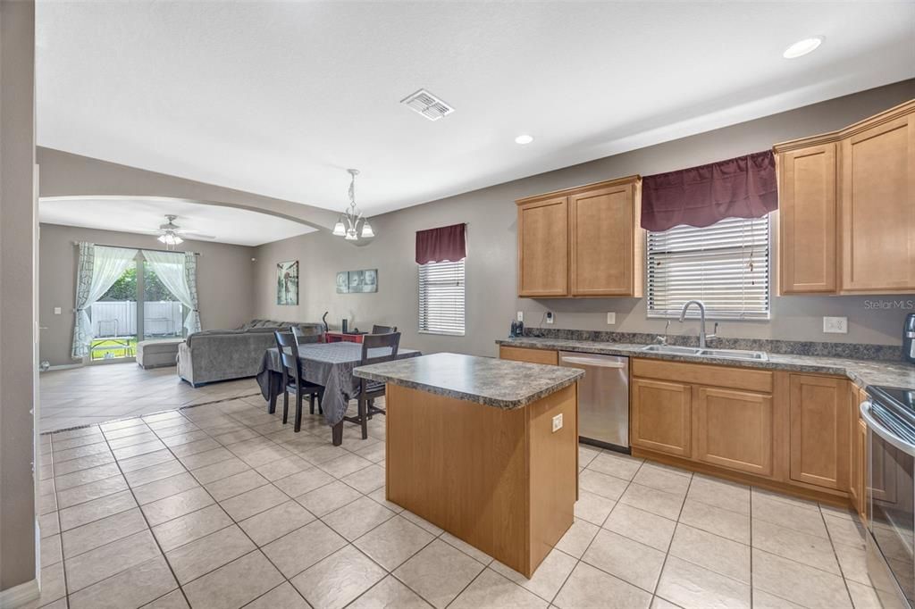 Active With Contract: $395,000 (4 beds, 2 baths, 2093 Square Feet)