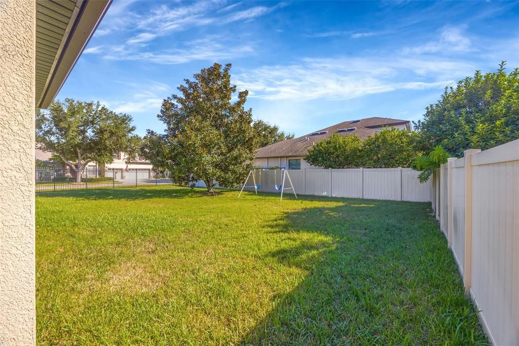 Active With Contract: $395,000 (4 beds, 2 baths, 2093 Square Feet)