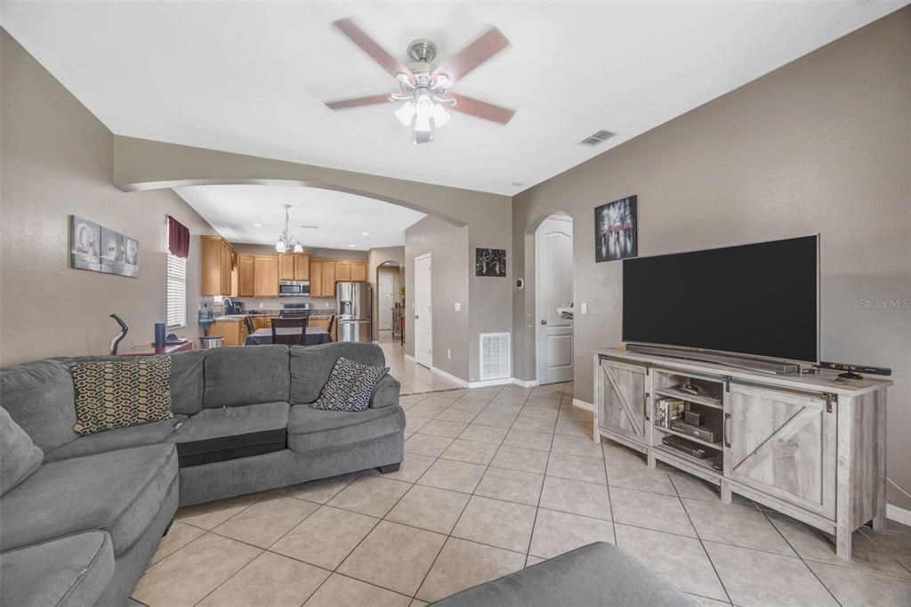 Active With Contract: $395,000 (4 beds, 2 baths, 2093 Square Feet)