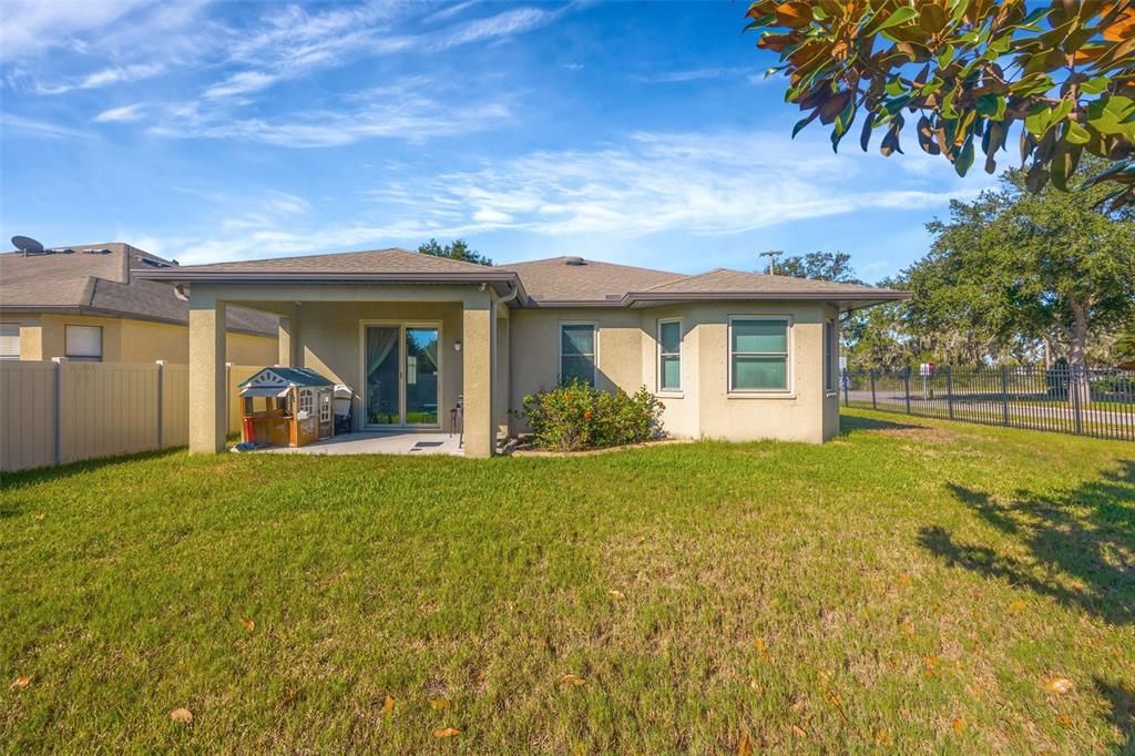 Active With Contract: $395,000 (4 beds, 2 baths, 2093 Square Feet)