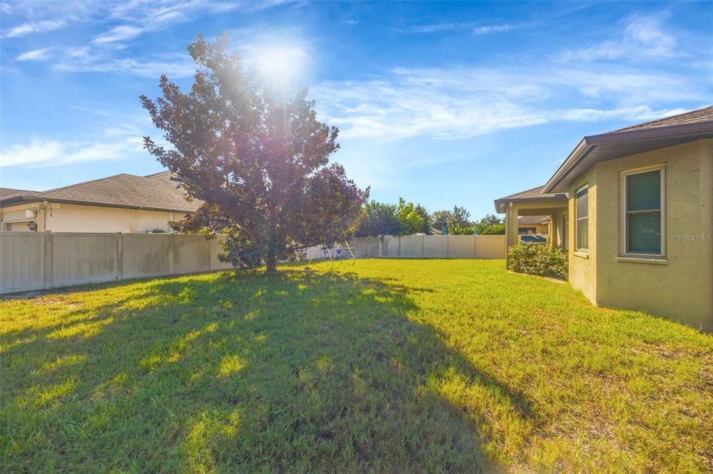 Active With Contract: $395,000 (4 beds, 2 baths, 2093 Square Feet)