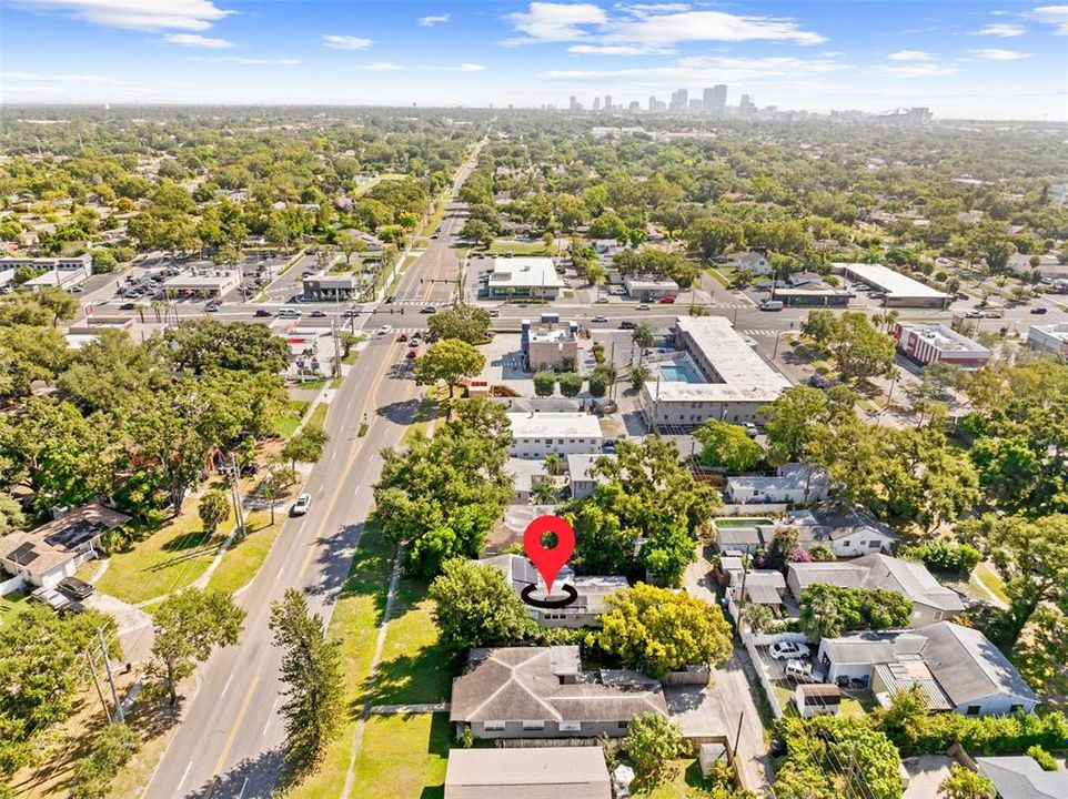 合同活跃: $299,999 (3 贝兹, 2 浴室, 1300 平方英尺)