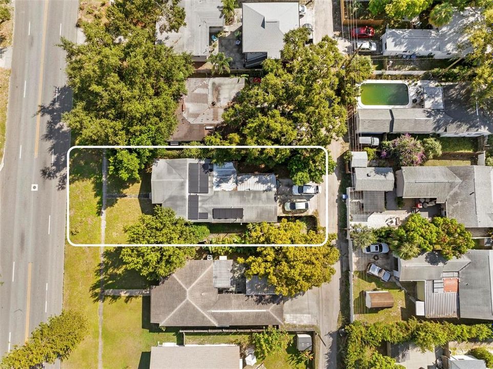 合同活跃: $299,999 (3 贝兹, 2 浴室, 1300 平方英尺)