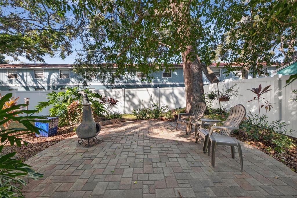 待售: $375,000 (2 贝兹, 2 浴室, 1018 平方英尺)