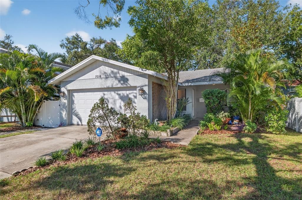 待售: $375,000 (2 贝兹, 2 浴室, 1018 平方英尺)