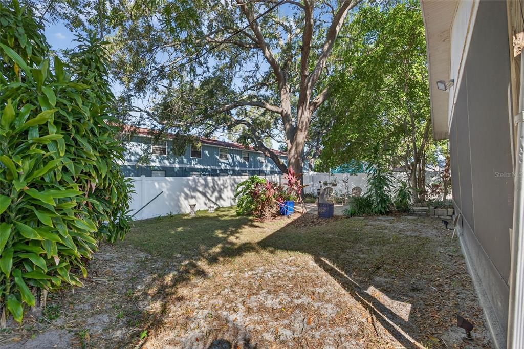 待售: $375,000 (2 贝兹, 2 浴室, 1018 平方英尺)