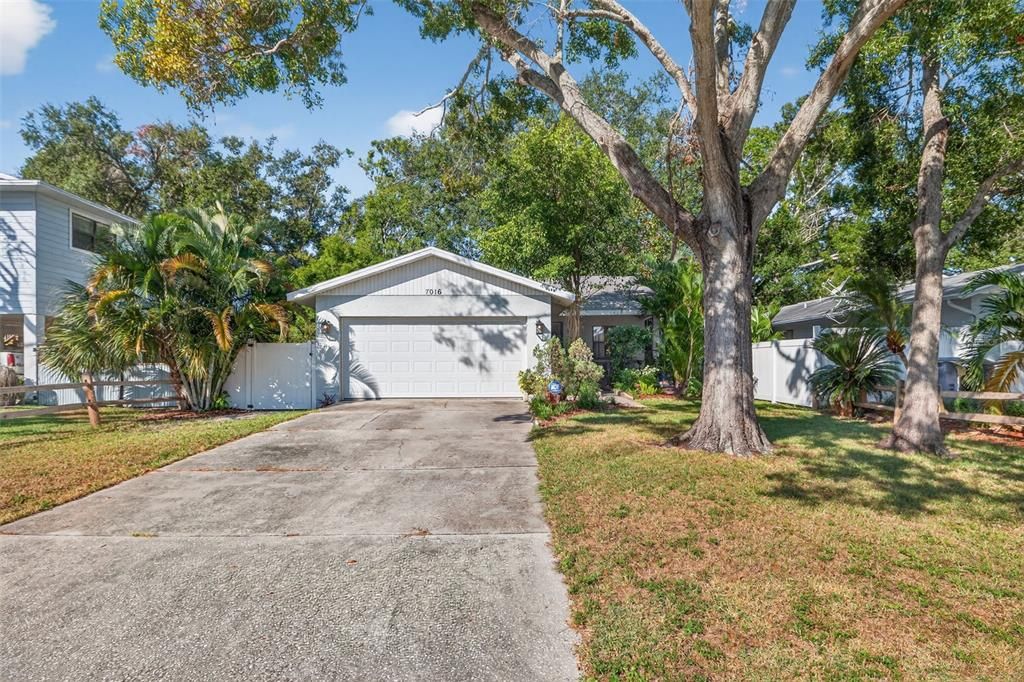 待售: $375,000 (2 贝兹, 2 浴室, 1018 平方英尺)