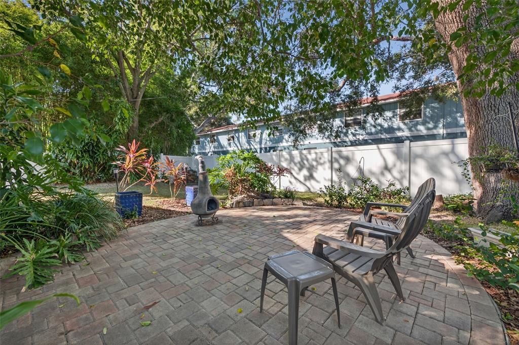 待售: $375,000 (2 贝兹, 2 浴室, 1018 平方英尺)