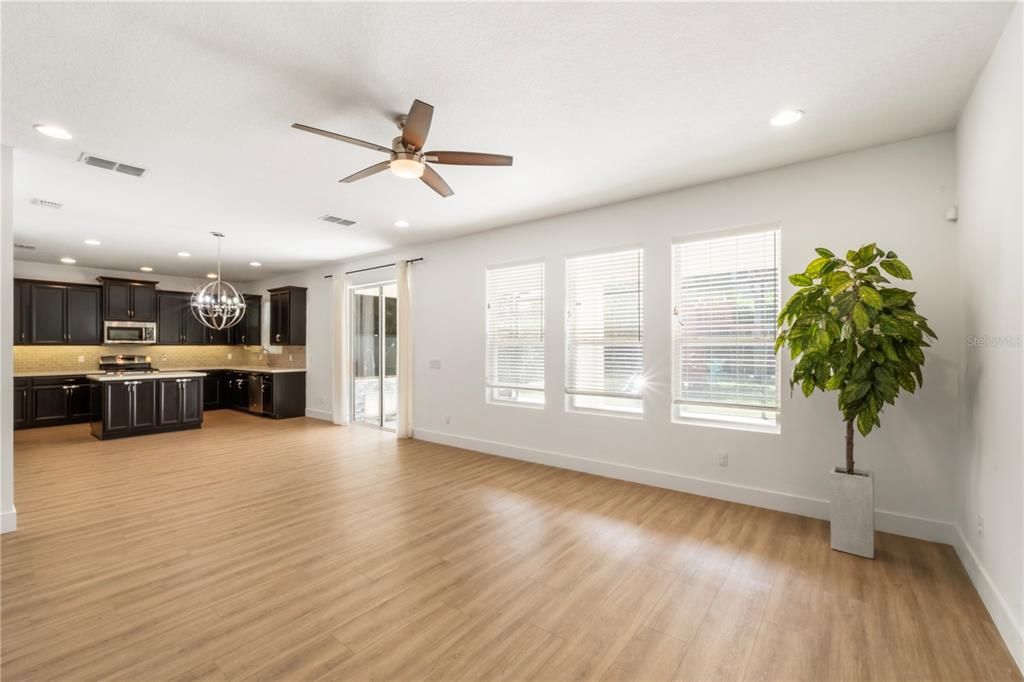 For Sale: $695,000 (4 beds, 2 baths, 2490 Square Feet)