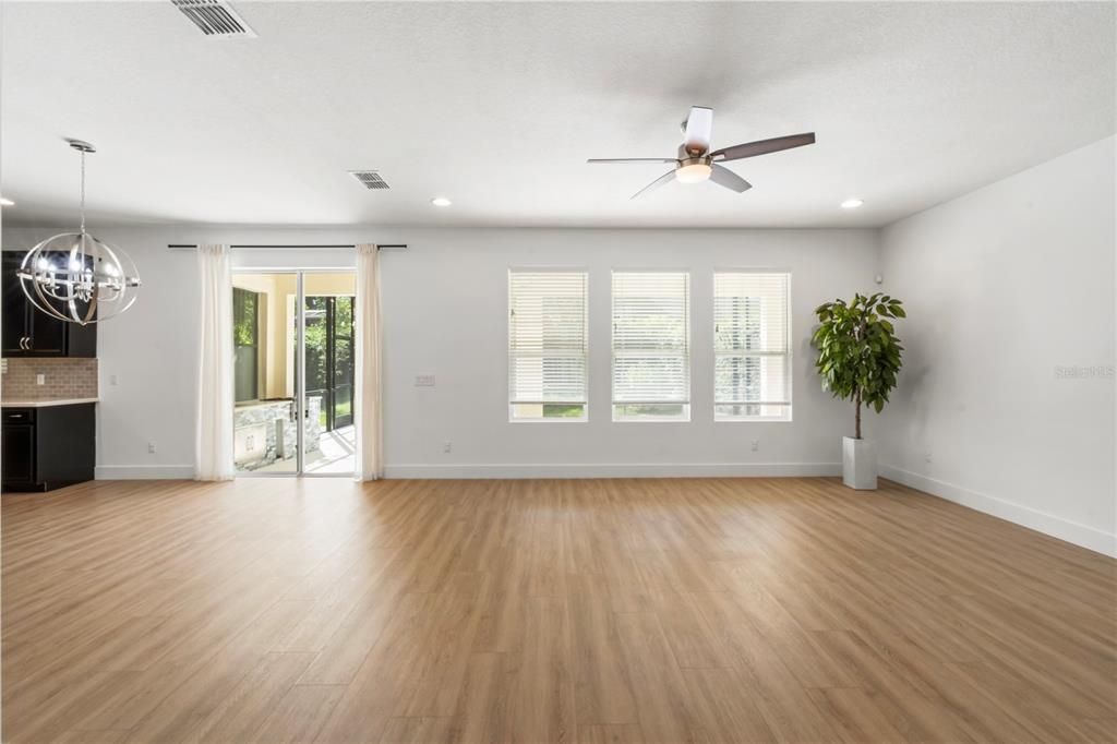 For Sale: $695,000 (4 beds, 2 baths, 2490 Square Feet)