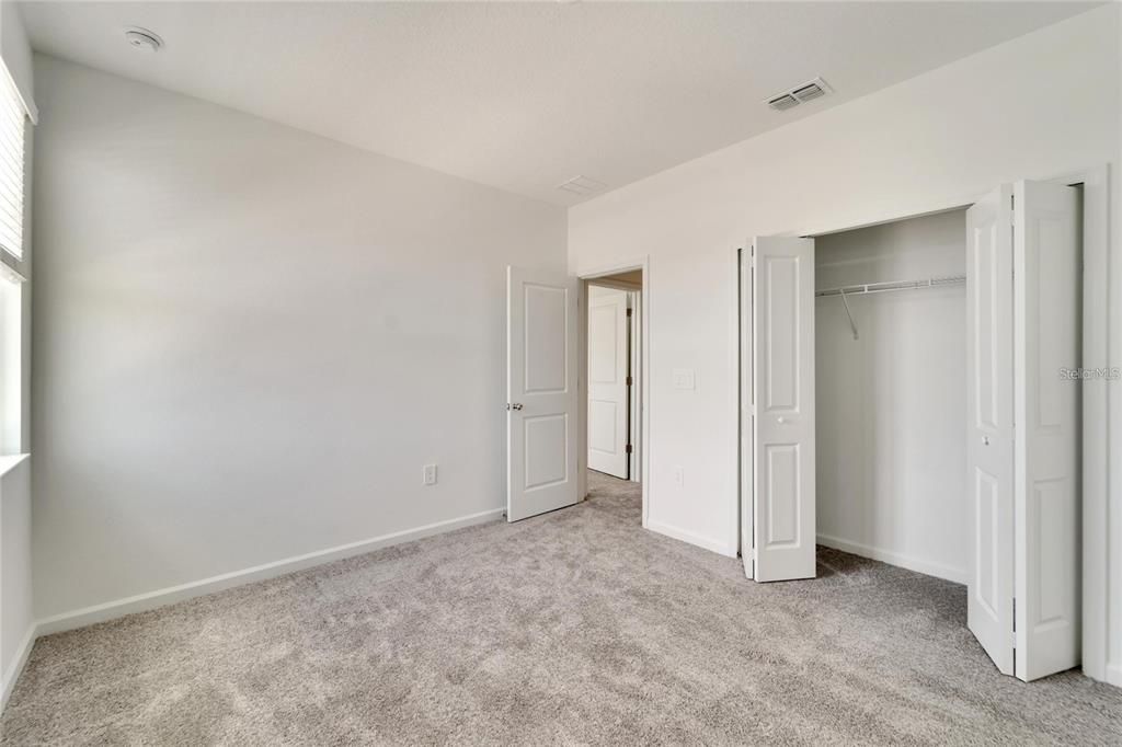 出租: $2,500 (4 贝兹, 3 浴室, 1954 平方英尺)