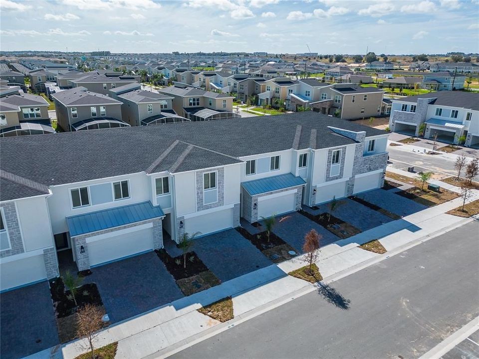 出租: $2,500 (4 贝兹, 3 浴室, 1954 平方英尺)