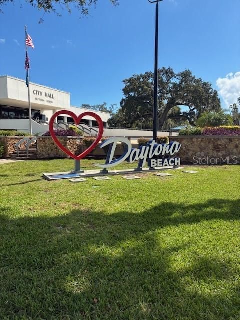 待售: $49,990 (0.09 acres)