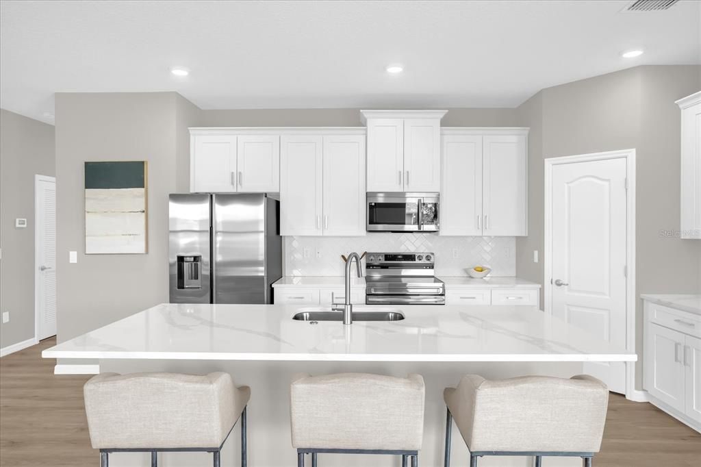 En Venta: $369,900 (4 camas, 3 baños, 1990 Pies cuadrados)