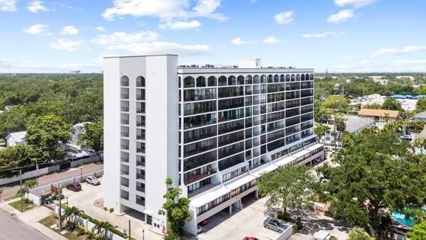 For Sale: $325,000 (2 beds, 2 baths, 1032 Square Feet)