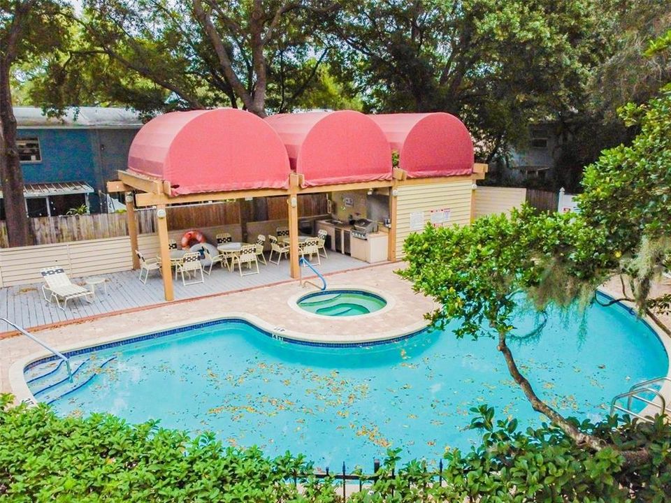 For Sale: $325,000 (2 beds, 2 baths, 1032 Square Feet)