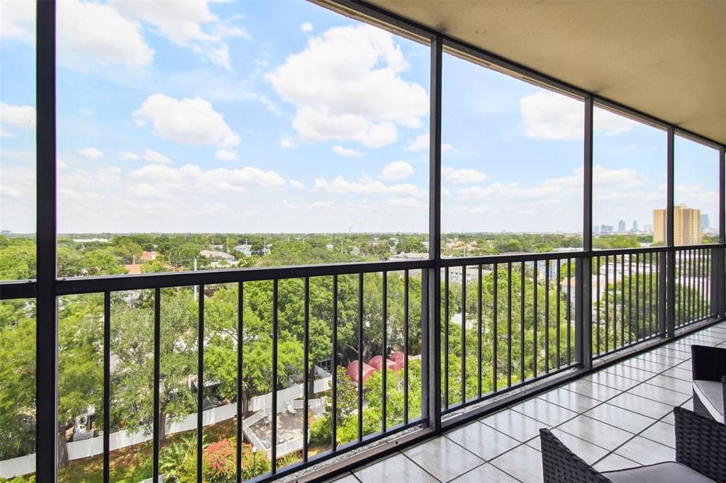 For Sale: $325,000 (2 beds, 2 baths, 1032 Square Feet)