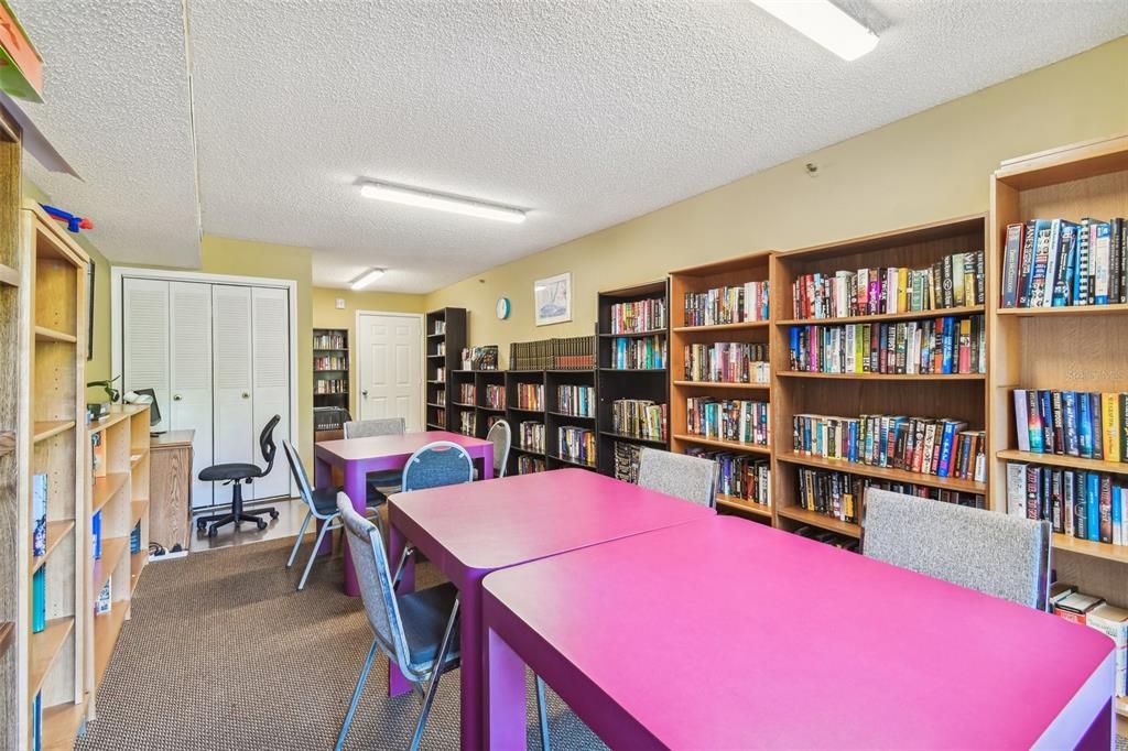 For Sale: $325,000 (2 beds, 2 baths, 1032 Square Feet)