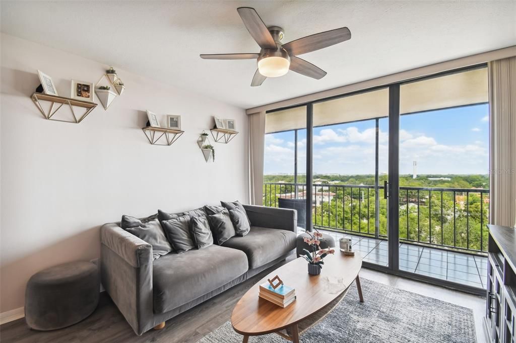 For Sale: $325,000 (2 beds, 2 baths, 1032 Square Feet)