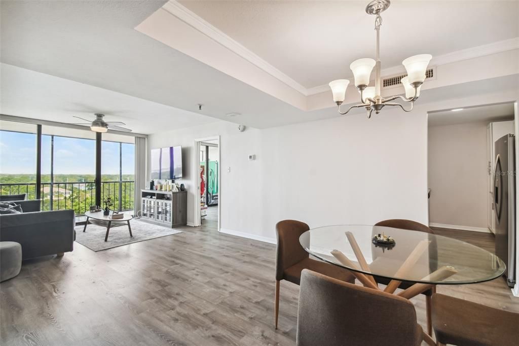 For Sale: $325,000 (2 beds, 2 baths, 1032 Square Feet)